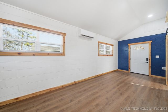 318 E 11th Street, Dewey, OK 74029