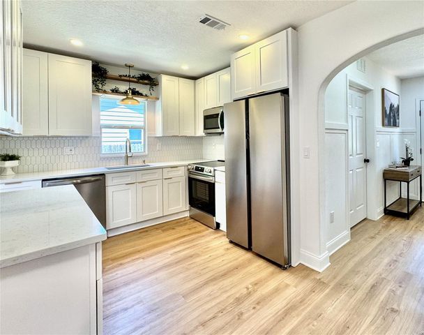 4202 N SEMINOLE AVENUE, Tampa, FL 33603