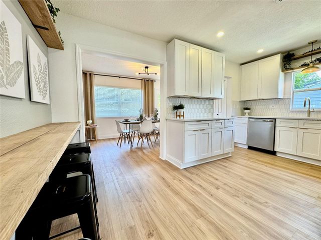 4202 N SEMINOLE AVENUE, Tampa, FL 33603