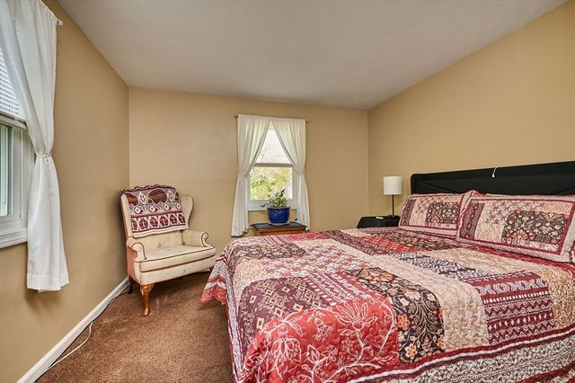 50 Phelps St, Easthampton, MA 01027