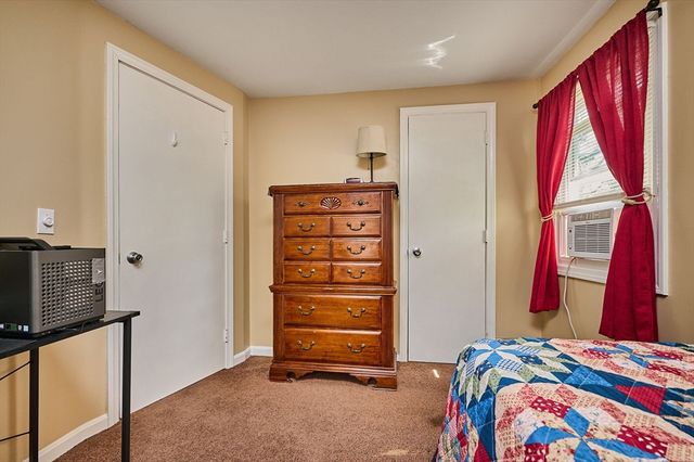 50 Phelps St, Easthampton, MA 01027