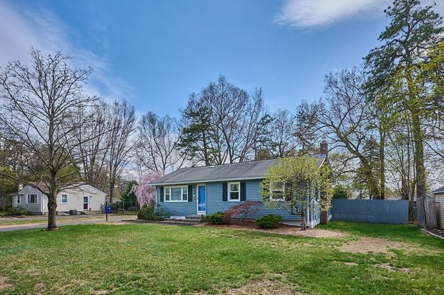 50 Phelps St, Easthampton, MA 01027