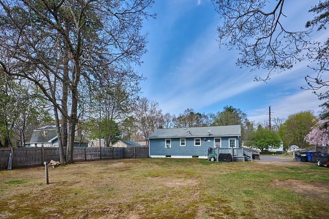 50 Phelps St, Easthampton, MA 01027