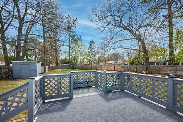 50 Phelps St, Easthampton, MA 01027