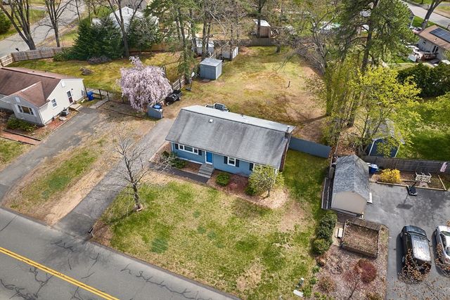 50 Phelps St, Easthampton, MA 01027