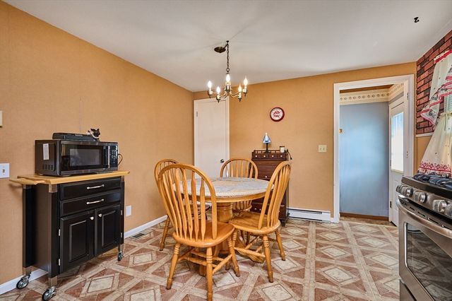 50 Phelps St, Easthampton, MA 01027