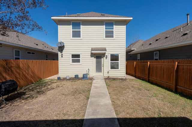 135 Wainscot Oak WAY, San Marcos, TX 78666