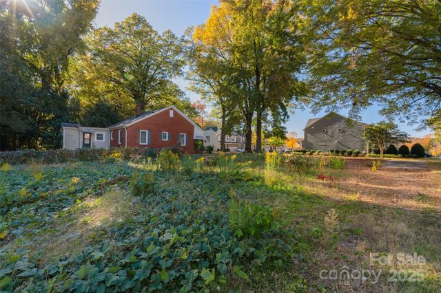 2127 Millerton Avenue, Charlotte, NC 28208