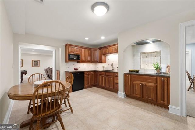 1710 Winterthur Close NW, Atlanta, GA 30328