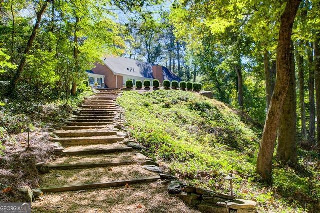 1710 Winterthur Close NW, Atlanta, GA 30328