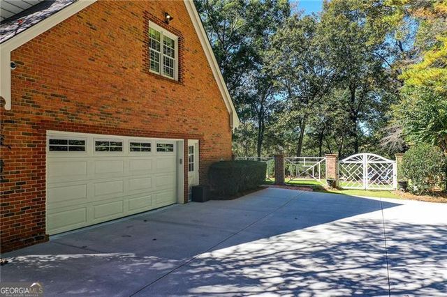 1710 Winterthur Close NW, Atlanta, GA 30328