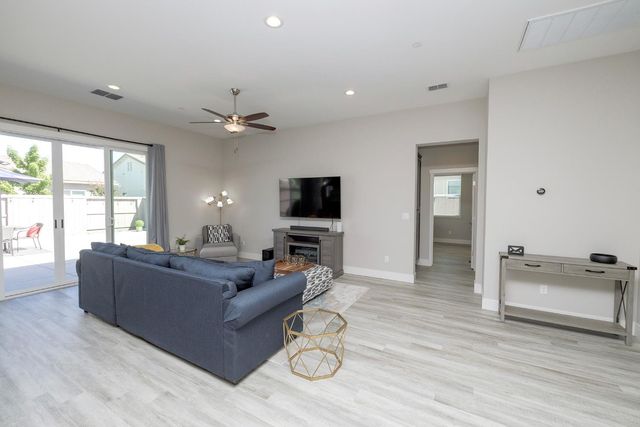 3660 Colorado Ave, Turlock, CA 95382