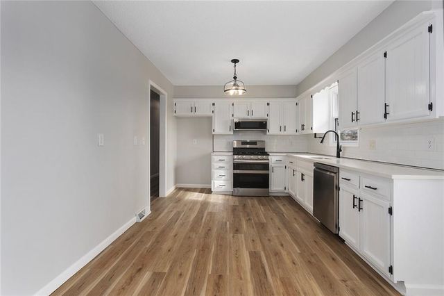 700 W McDowell Avenue, Odessa, MO 64076