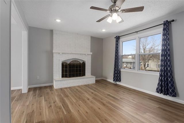 700 W McDowell Avenue, Odessa, MO 64076