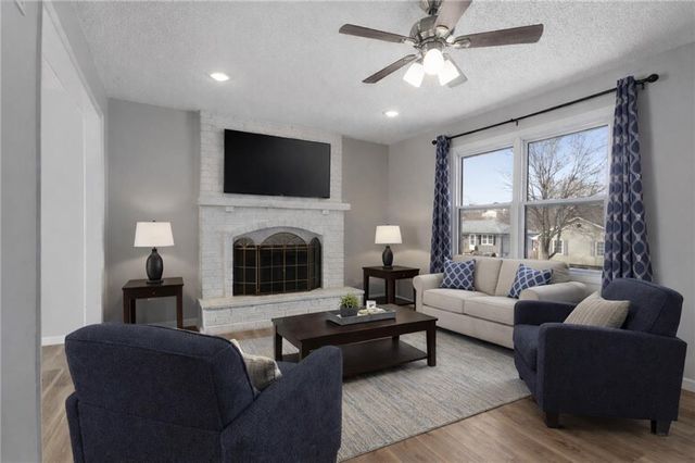 700 W McDowell Avenue, Odessa, MO 64076