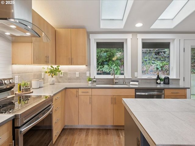 3710 MOHAWK Way, West Linn, OR 97068