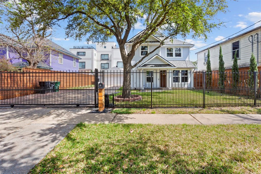 3105 Garrow Street, Houston, TX 77003