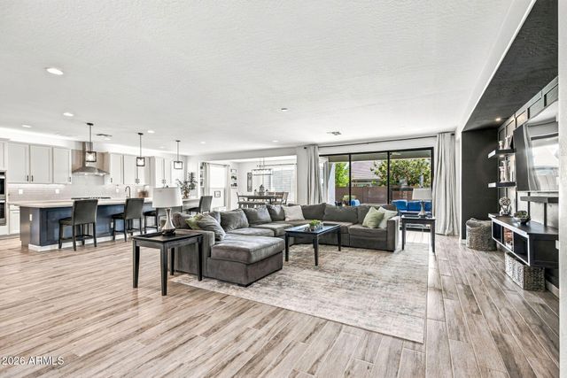 10345 E TRILLIUM Avenue, Mesa, AZ 85212