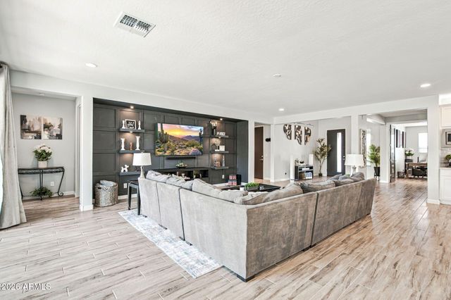 10345 E TRILLIUM Avenue, Mesa, AZ 85212