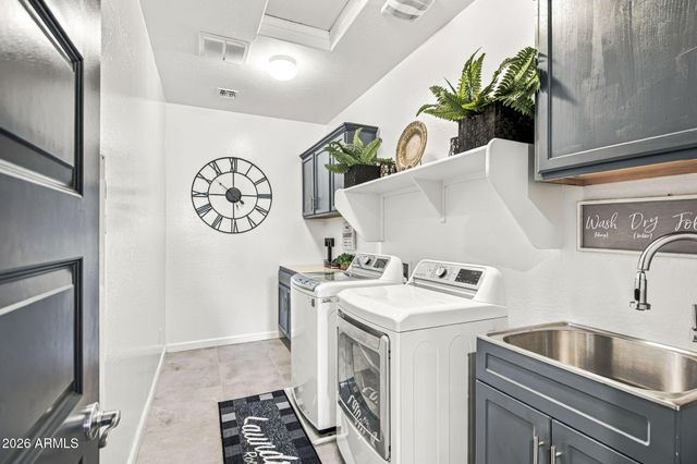 10345 E TRILLIUM Avenue, Mesa, AZ 85212