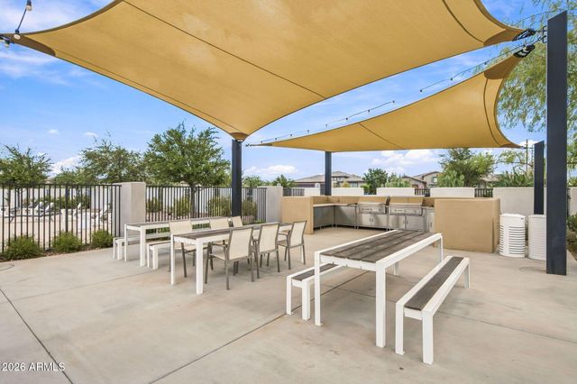 10345 E TRILLIUM Avenue, Mesa, AZ 85212