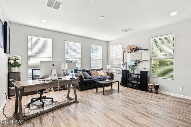 10345 E TRILLIUM Avenue, Mesa, AZ 85212