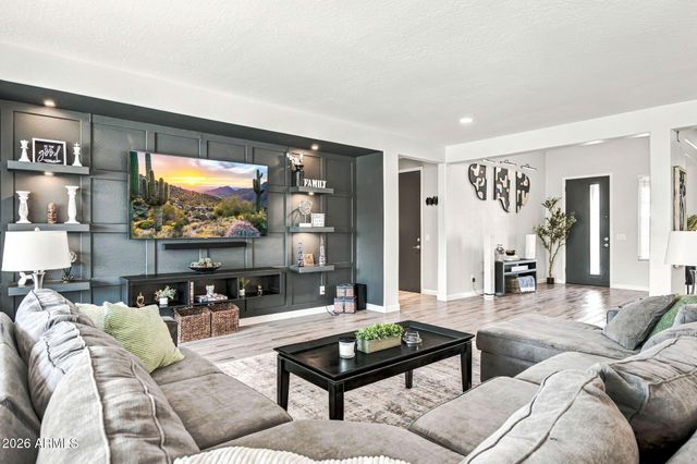 10345 E TRILLIUM Avenue, Mesa, AZ 85212
