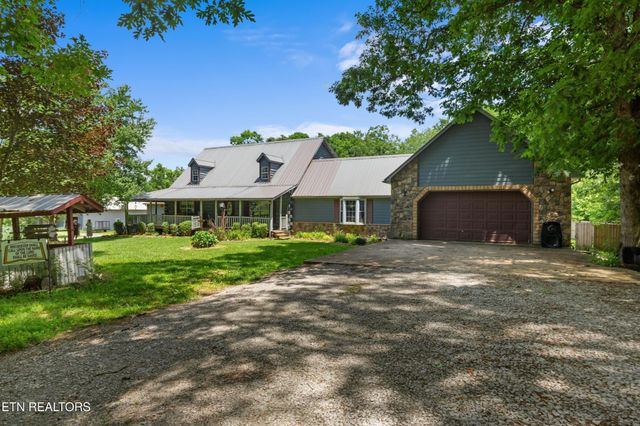 1036 Dye Rd, Clarkrange, TN 38553