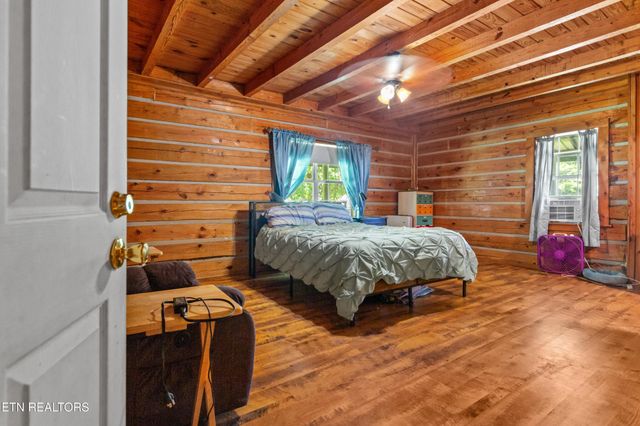 1036 Dye Rd, Clarkrange, TN 38553