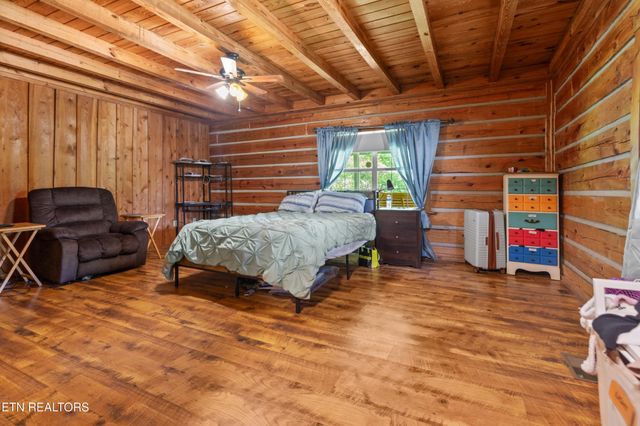 1036 Dye Rd, Clarkrange, TN 38553