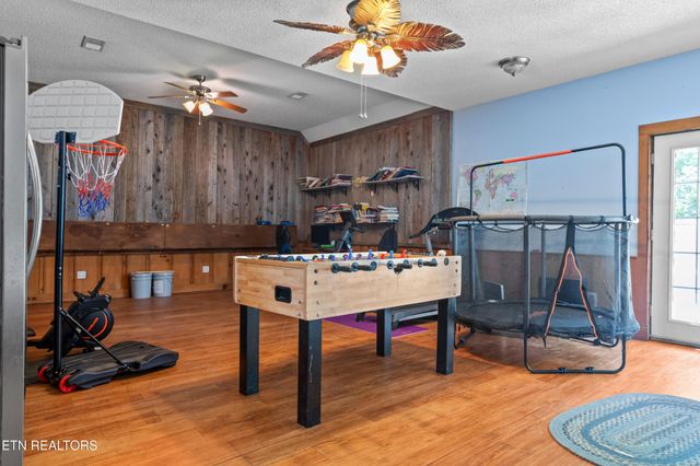 1036 Dye Rd, Clarkrange, TN 38553