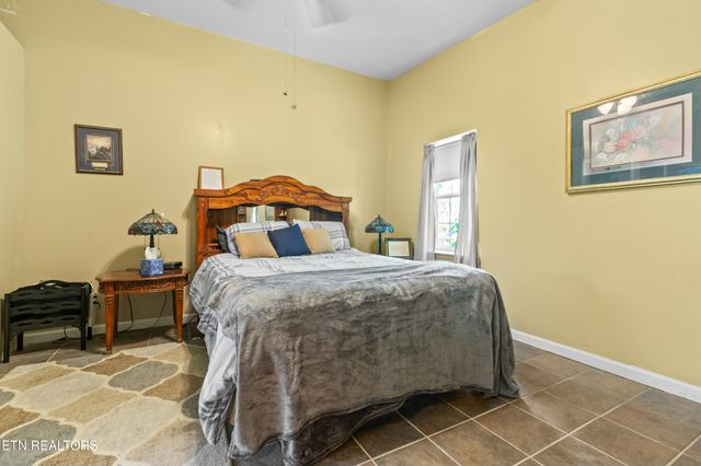 1036 Dye Rd, Clarkrange, TN 38553