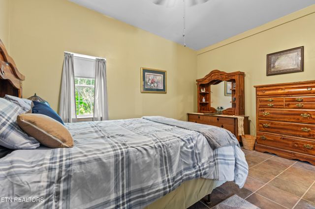 1036 Dye Rd, Clarkrange, TN 38553