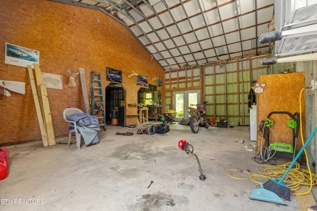1036 Dye Rd, Clarkrange, TN 38553