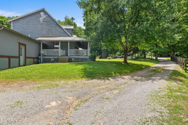 1036 Dye Rd, Clarkrange, TN 38553