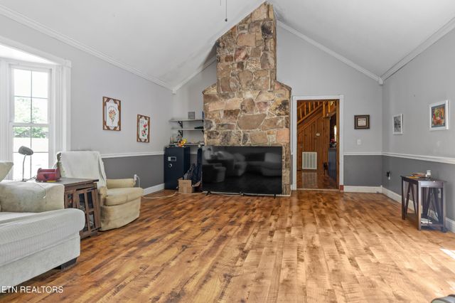 1036 Dye Rd, Clarkrange, TN 38553