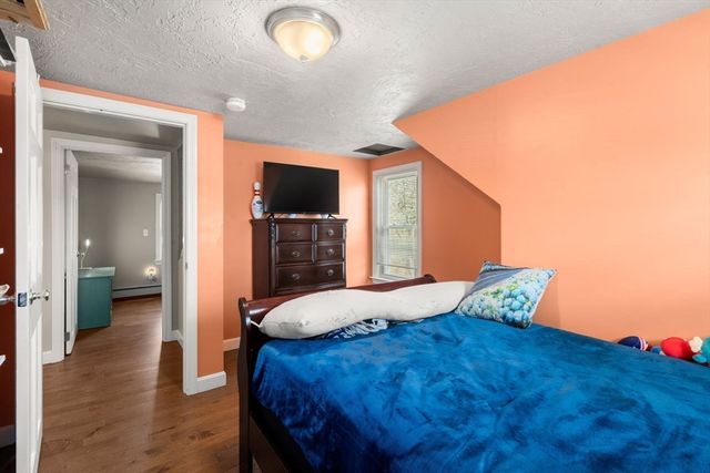 25 Clifford St, Taunton, MA 02780