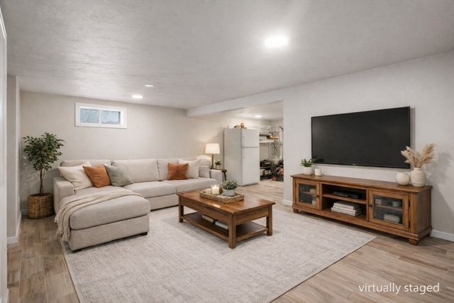 25 Clifford St, Taunton, MA 02780