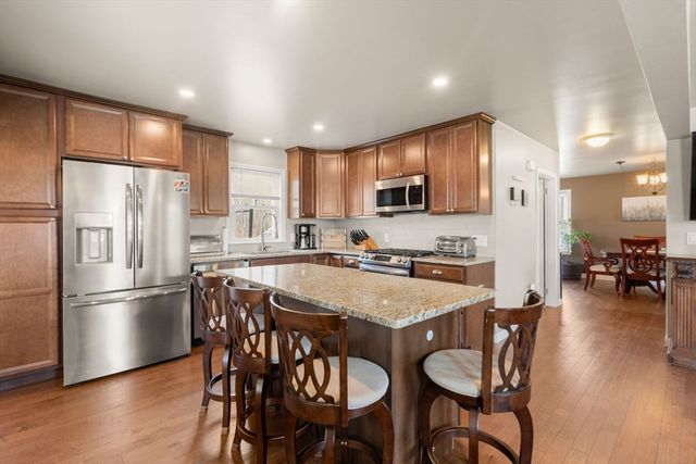 25 Clifford St, Taunton, MA 02780