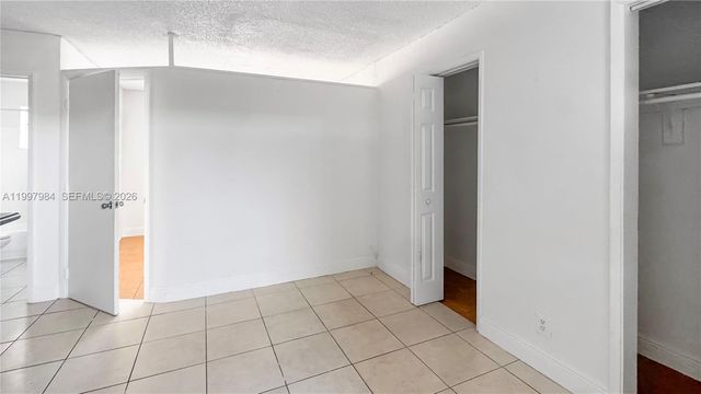 4081 N Dixie Hwy 20, Oakland Park, FL 33334