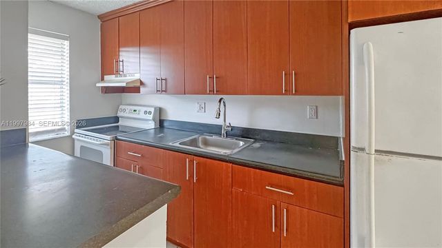 4081 N Dixie Hwy 20, Oakland Park, FL 33334