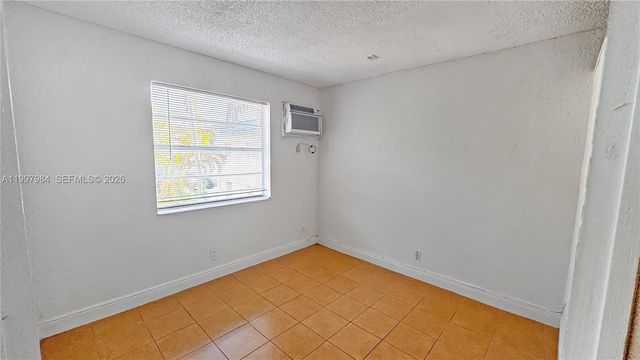 4081 N Dixie Hwy 20, Oakland Park, FL 33334