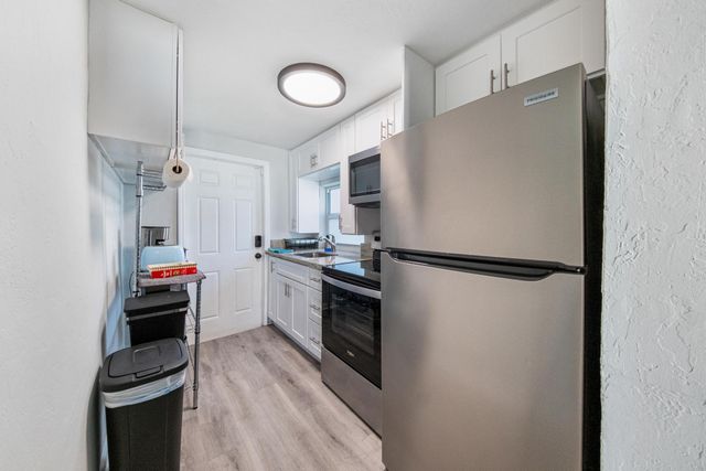 717 SW 2nd Court, Delray Beach, FL 33444