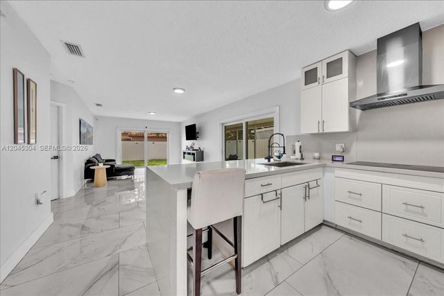 5542 NW 190th Lane, Miami Gardens, FL 33055