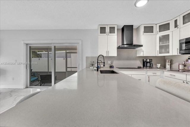 5542 NW 190th Lane, Miami Gardens, FL 33055