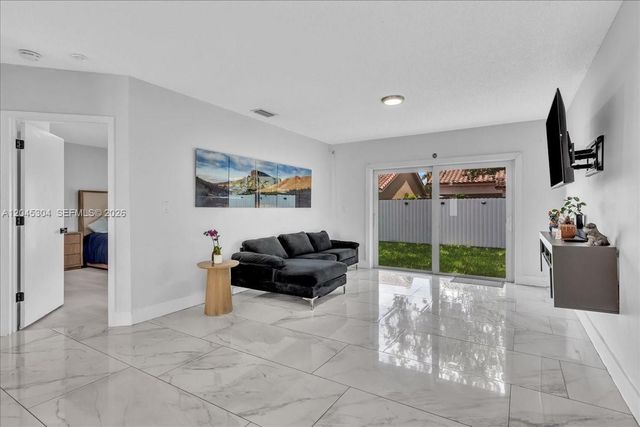 5542 NW 190th Lane, Miami Gardens, FL 33055