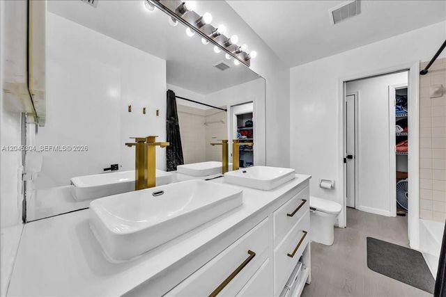 5542 NW 190th Lane, Miami Gardens, FL 33055