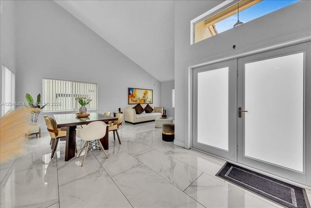 5542 NW 190th Lane, Miami Gardens, FL 33055