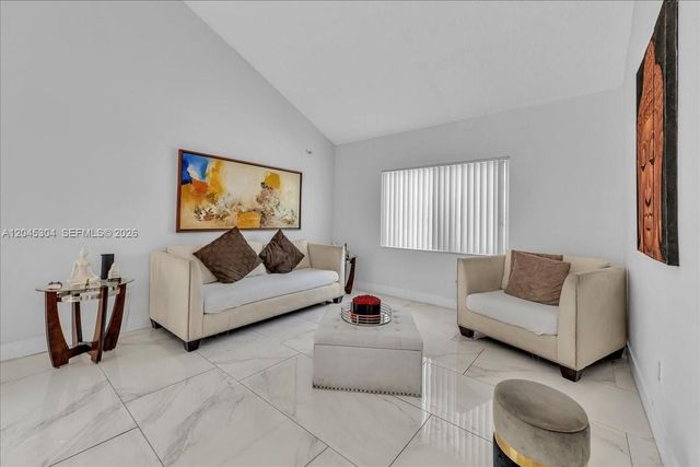 5542 NW 190th Lane, Miami Gardens, FL 33055