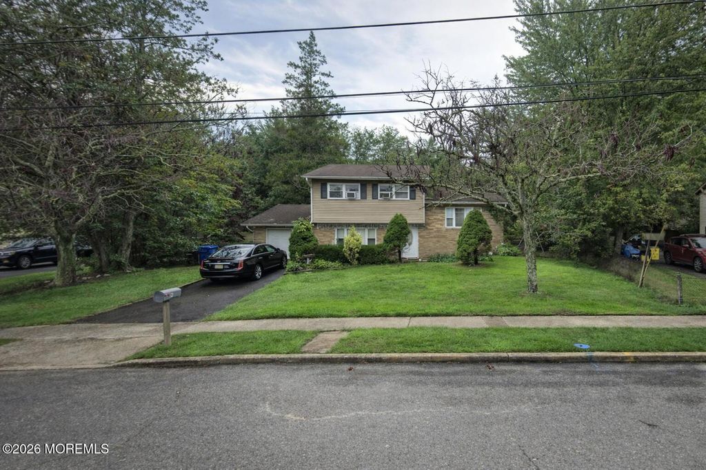 4 S Dakota Avenue, Jackson, NJ 08527